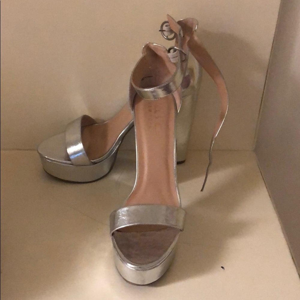 Nicole Miller  Brand new Metallic  platforms